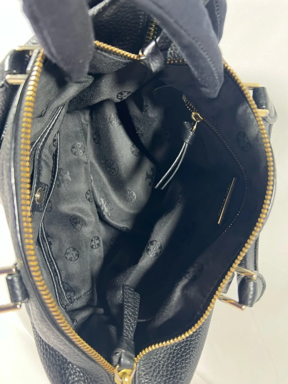 4071: Tory Burch Black Pebbled Leather Satchel Shoulder Bag